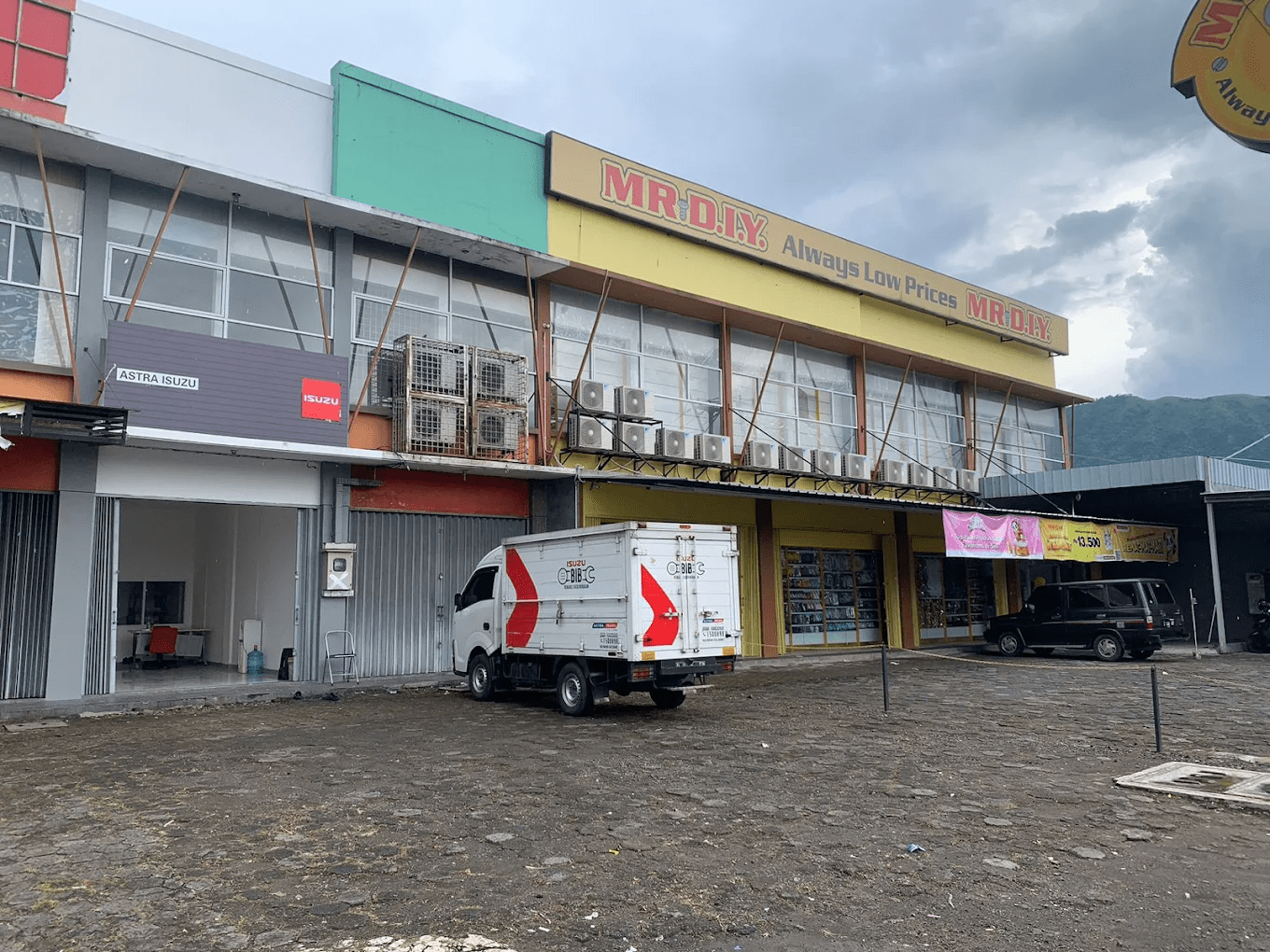 Dealer Isuzu Garut