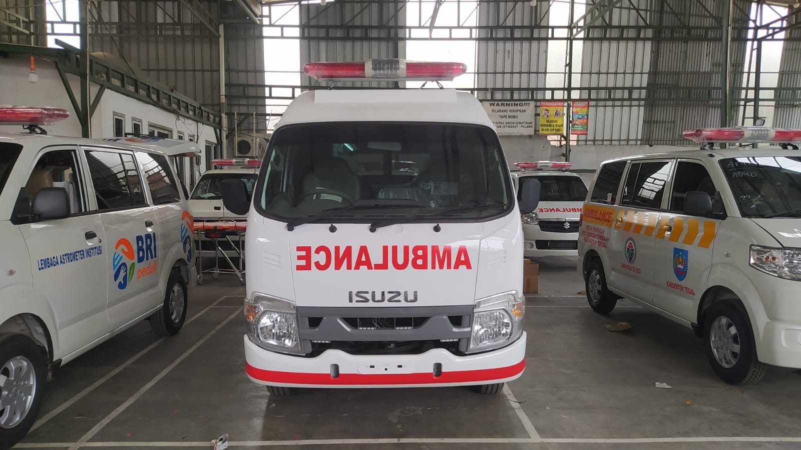 Mobil Ambulance Isuzu